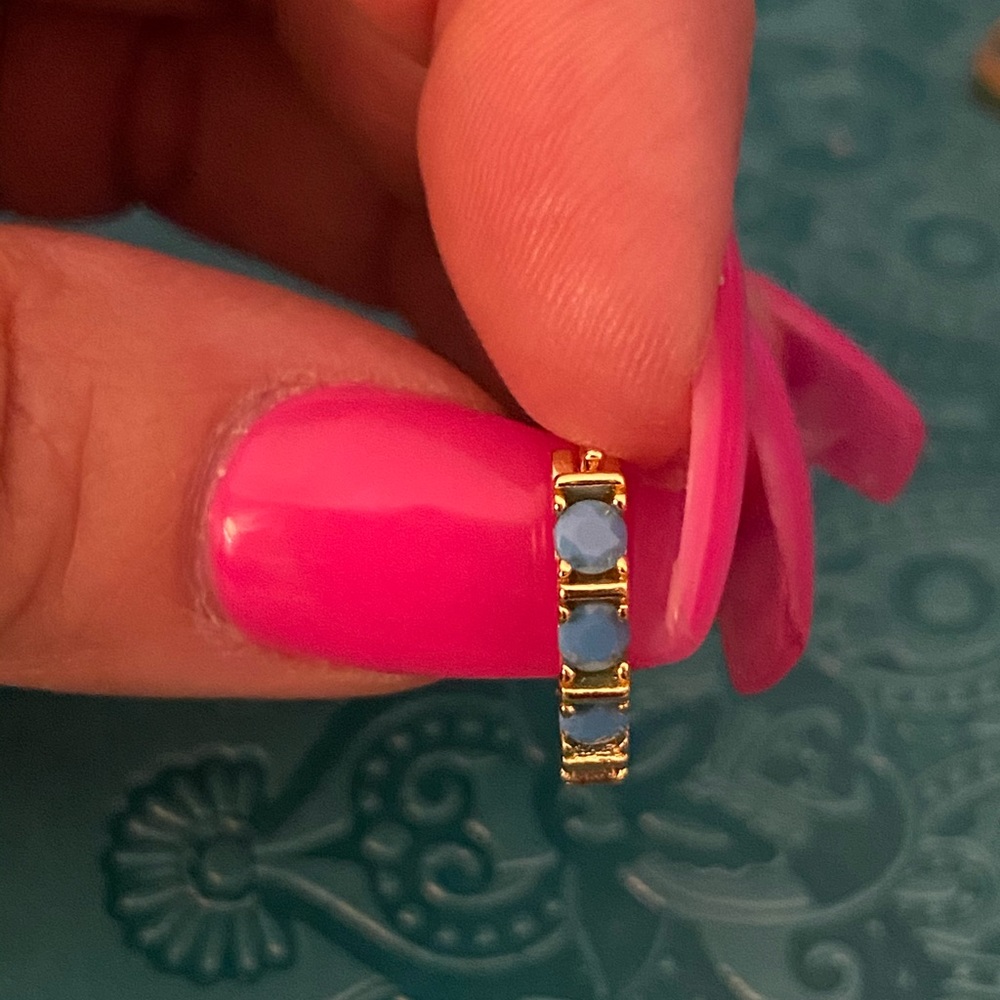 Beautiful good and blue stone earrings